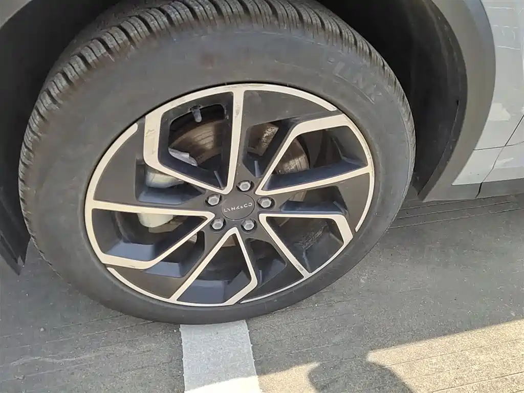 Lynk & Co 01 2023 1.5TD EM-F PM купить на сайте DeffCars