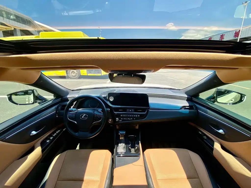 Lexus ES 2023 200 Excellence Edition купить на сайте DeffCars