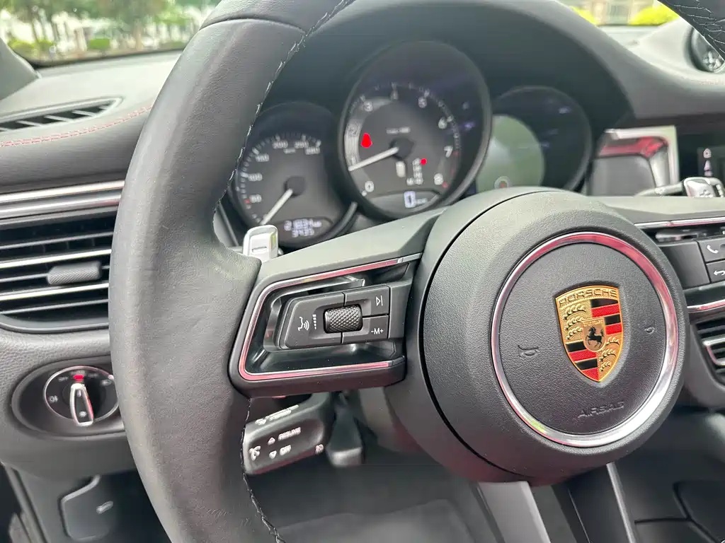 Macan 2023 Macan 2.0T купить на сайте DeffCars