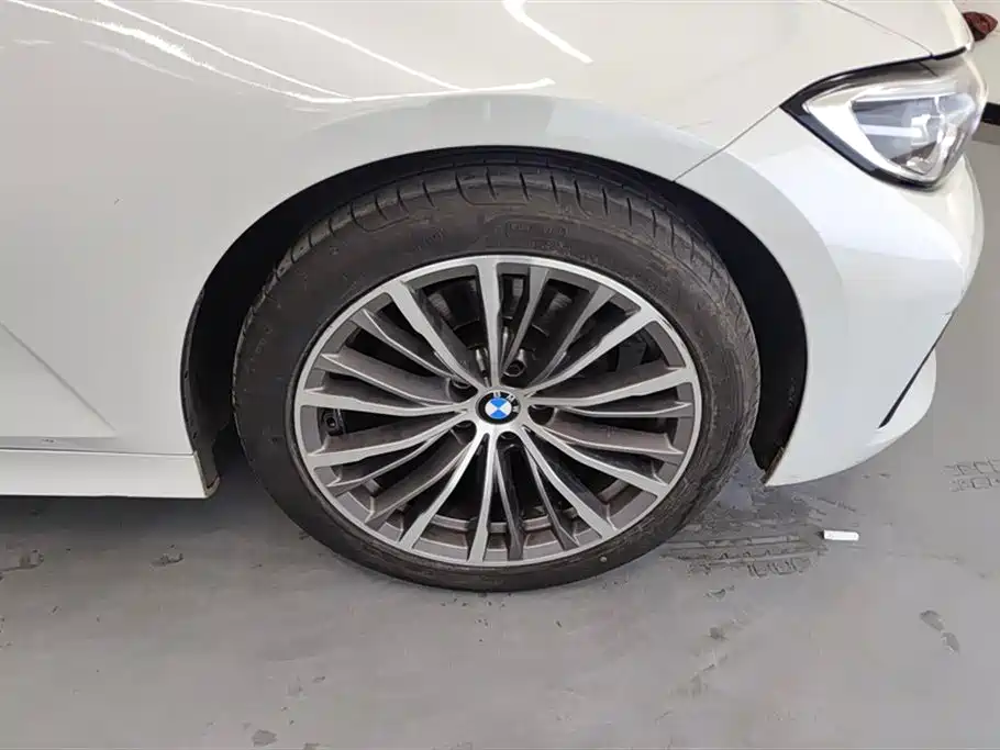 BMW 3 Series 2021 320i Sports Package купить на сайте DeffCars