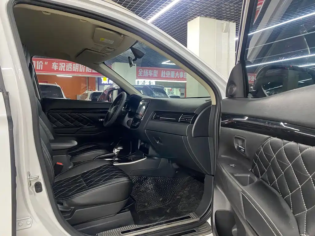 Outlander 2021 2.0L 2WD Smooth Edition 5 seats купить на сайте DeffCars