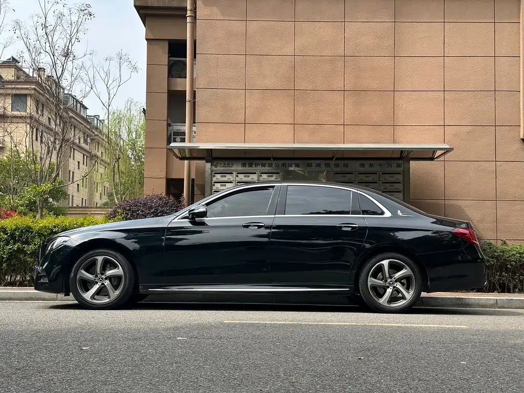 Mercedes-Benz E-Class 2017 E 300 L Sporty and Stylish купить на сайте DeffCars