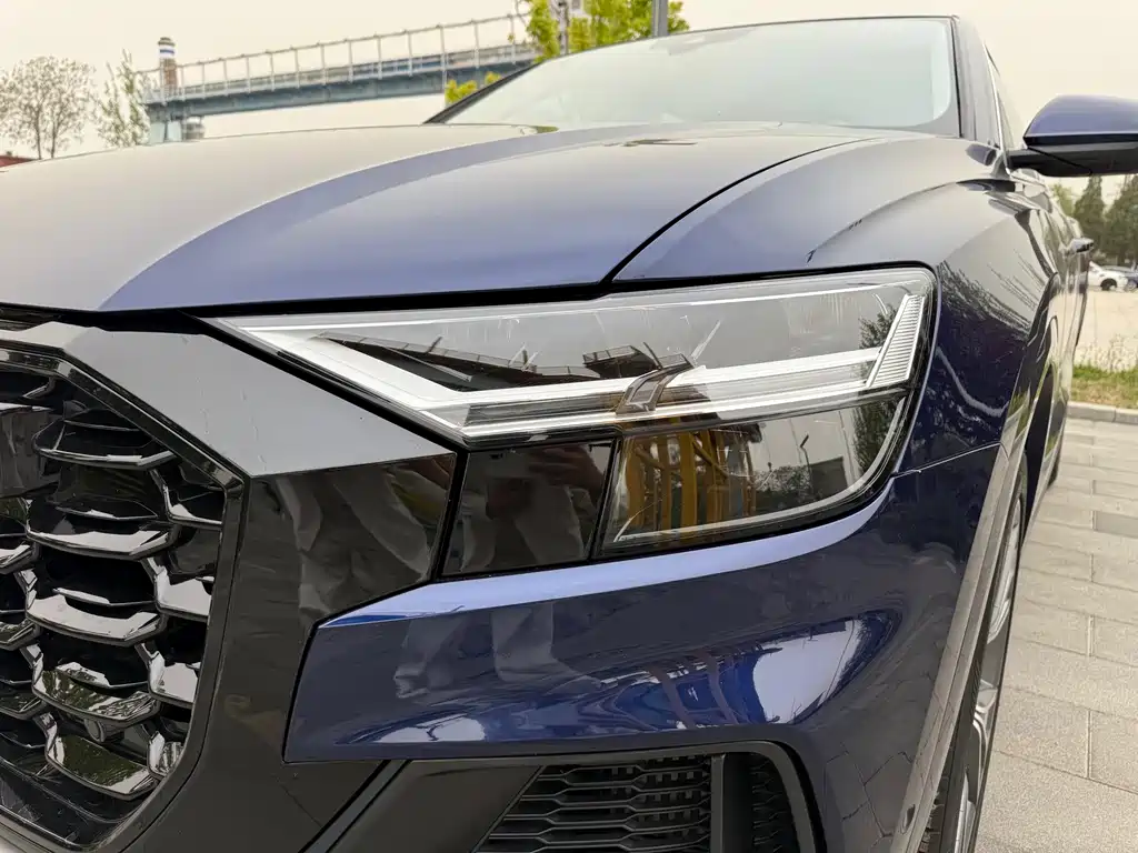 Audi Q8 2019 55 TFSI exclusive dynamic model купить на сайте DeffCars