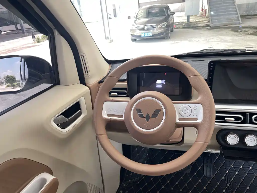 Hongguang MINIEV 2024 third generation 215km youth version купить на сайте DeffCars