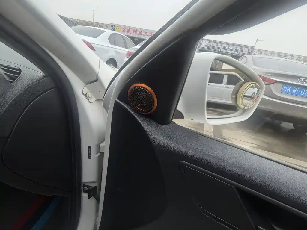 Jetta 2015 Premium Edition 1.6L Manual Fashion Model купить на сайте DeffCars