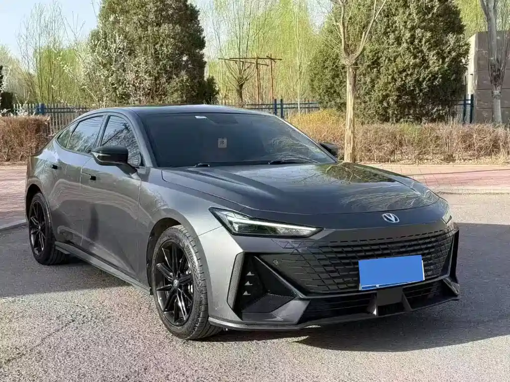 Changan UNI-V 2023 1.5T exclusive model купить на сайте DeffCars