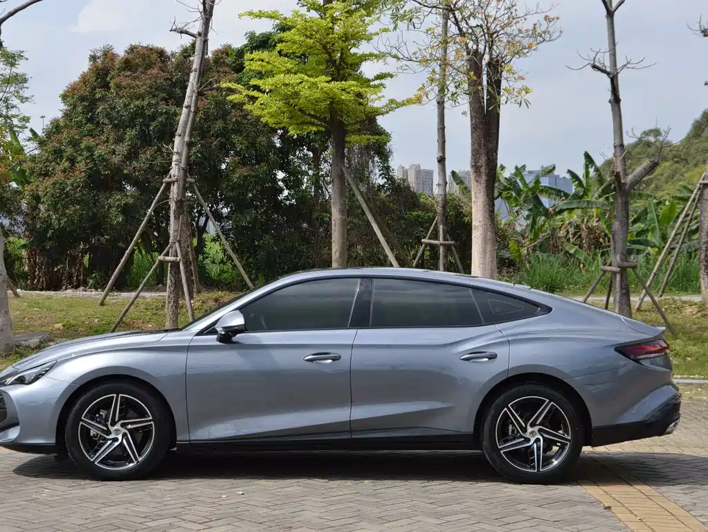 MG7 2023 1.5T DCT Ultimate Deluxe Edition купить на сайте DeffCars