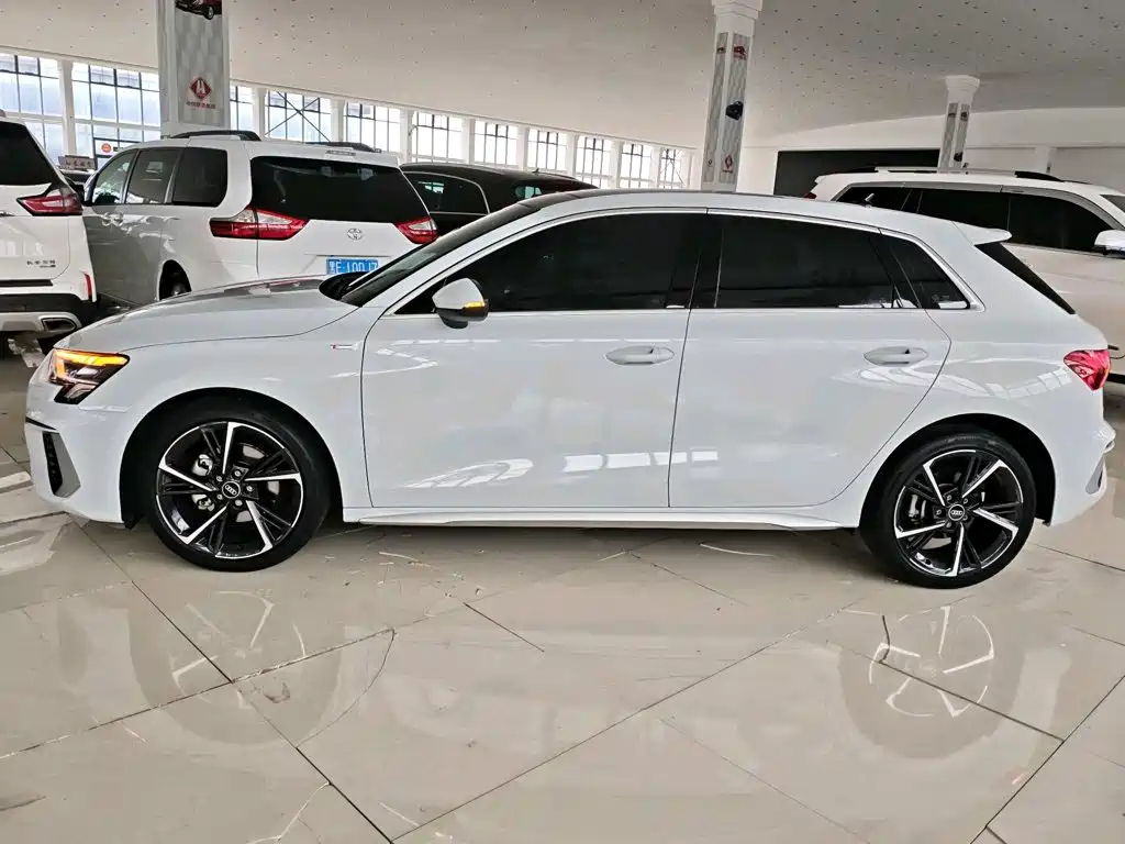 Audi A3 2023 facelift Sportback 35 TFSI stylish and sporty купить на сайте DeffCars