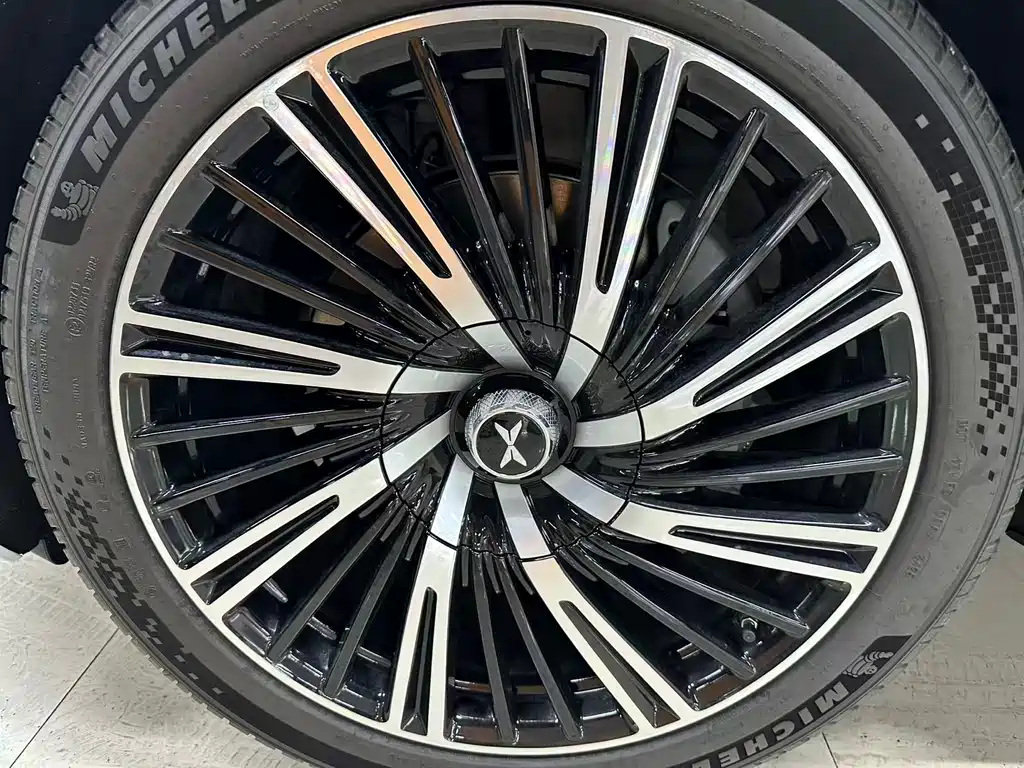 Xpeng G9 2026 725 Max купить на сайте DeffCars