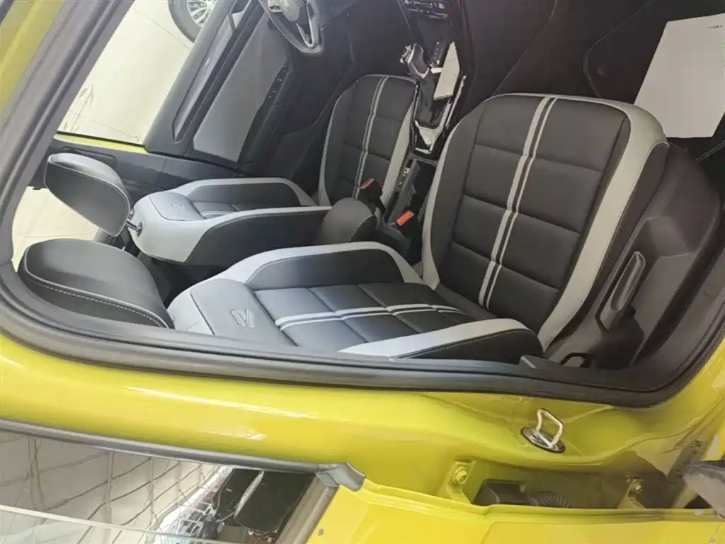 T-ROC 2023 300TSI DSG two-wheel drive starlight version купить на сайте DeffCars