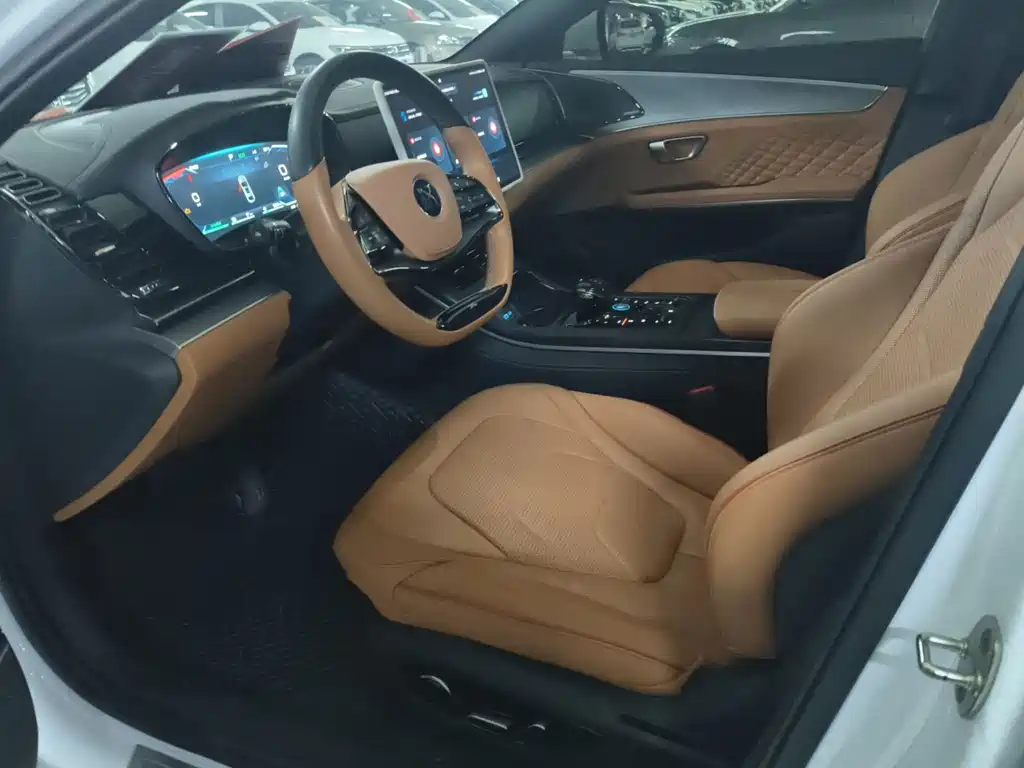Han 2022 DM-i 121KM Exclusive Model купить на сайте DeffCars