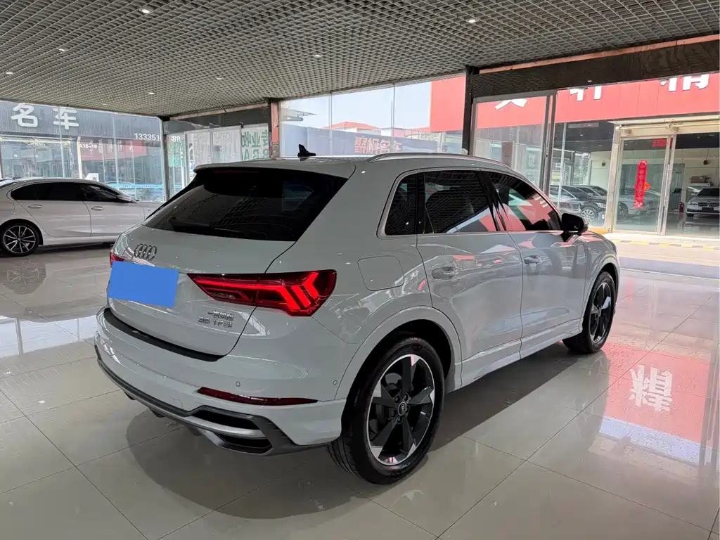 Audi Q3 2022 35 TFSI Fashionable and Dynamic купить на сайте DeffCars