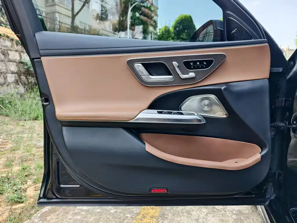 Mercedes-Benz E-Class 2025 E 300 L Luxury Model купить на сайте DeffCars