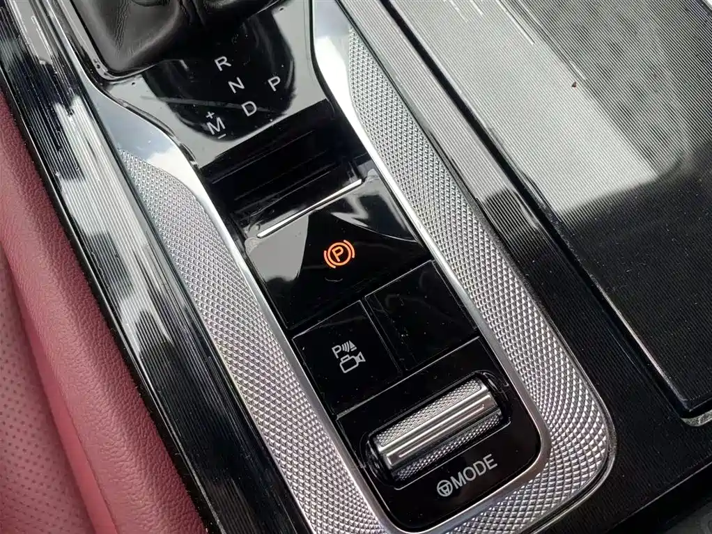 Hongqi H5 2023 2.0T Automatic Zhilianqichang Edition купить на сайте DeffCars