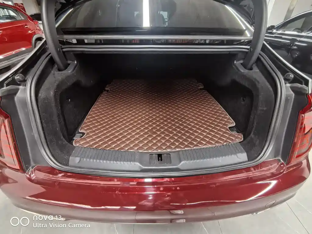 Hongqi H9 2020 2.0T Zhilian Flagship Edition купить на сайте DeffCars