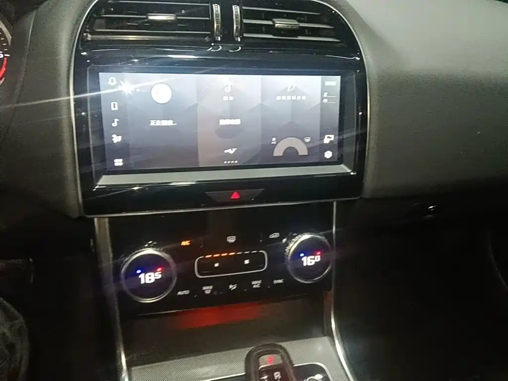 Jaguar XEL 2021 2.0T 200PS R-DYNAMIC Youth Sports Edition купить на сайте DeffCars