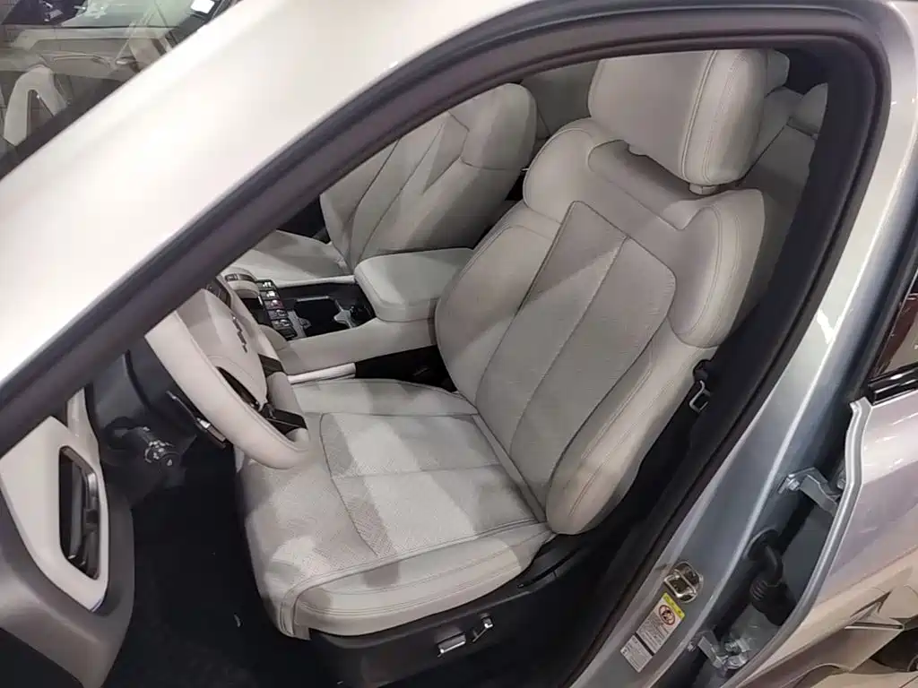 Titanium 3 2025 501KM four-wheel drive Ultra version купить на сайте DeffCars