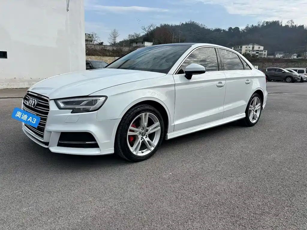 Audi A3 2019 Limousine 35 TFSI Fashion Type National V купить на сайте DeffCars