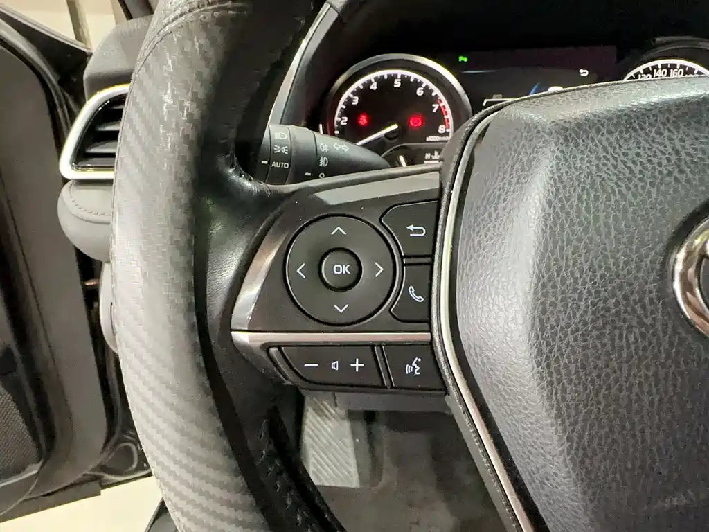 Camry 2018 2.0G Deluxe Edition купить на сайте DeffCars