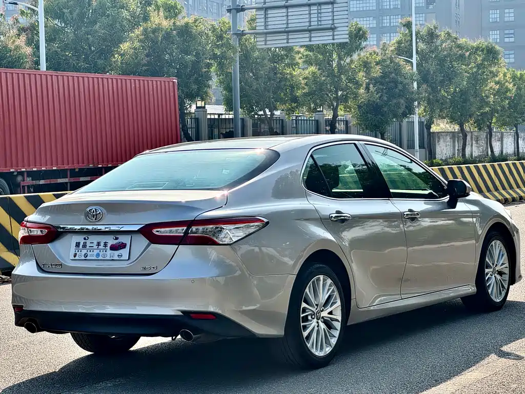 Camry 2019 2.5G Deluxe Edition National VI купить на сайте DeffCars