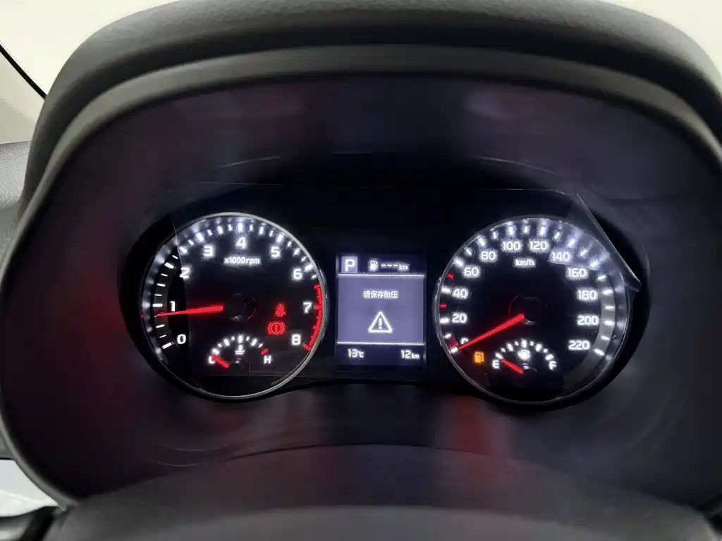 Yipao 2026 1.4L sunroof version купить на сайте DeffCars