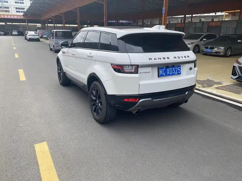 Range Rover Evoque 2018 240PS PURE Fashion Edition купить на сайте DeffCars