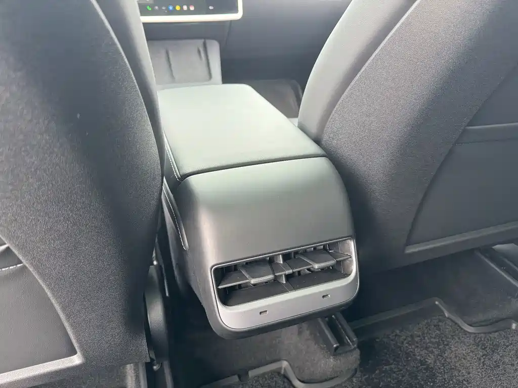 Model Y 2023 rear-wheel drive version купить на сайте DeffCars