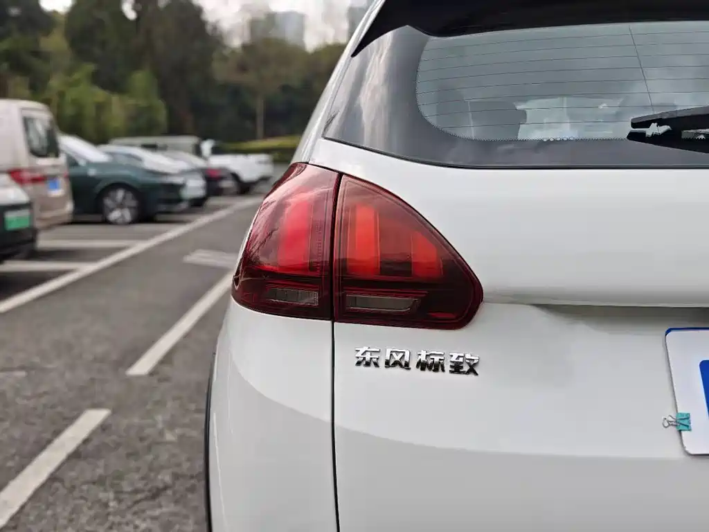 Peugeot 2008 2018 1.6L automatic trendy version купить на сайте DeffCars