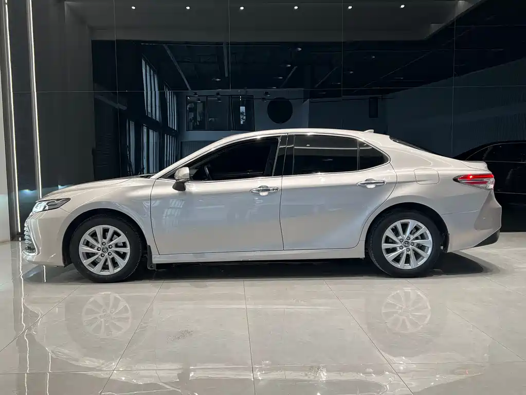 Camry 2021 2.0G Deluxe Edition купить на сайте DeffCars
