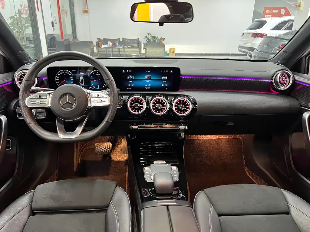 Mercedes-Benz A-Class 2022 Facelift A 200 L Sports Sedan Fashionable купить на сайте DeffCars