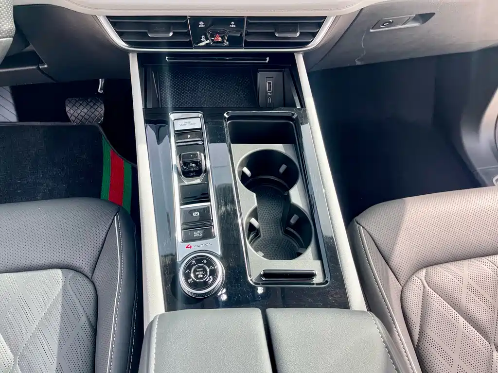 Touron 2024 380TSI four-wheel drive luxury version купить на сайте DeffCars