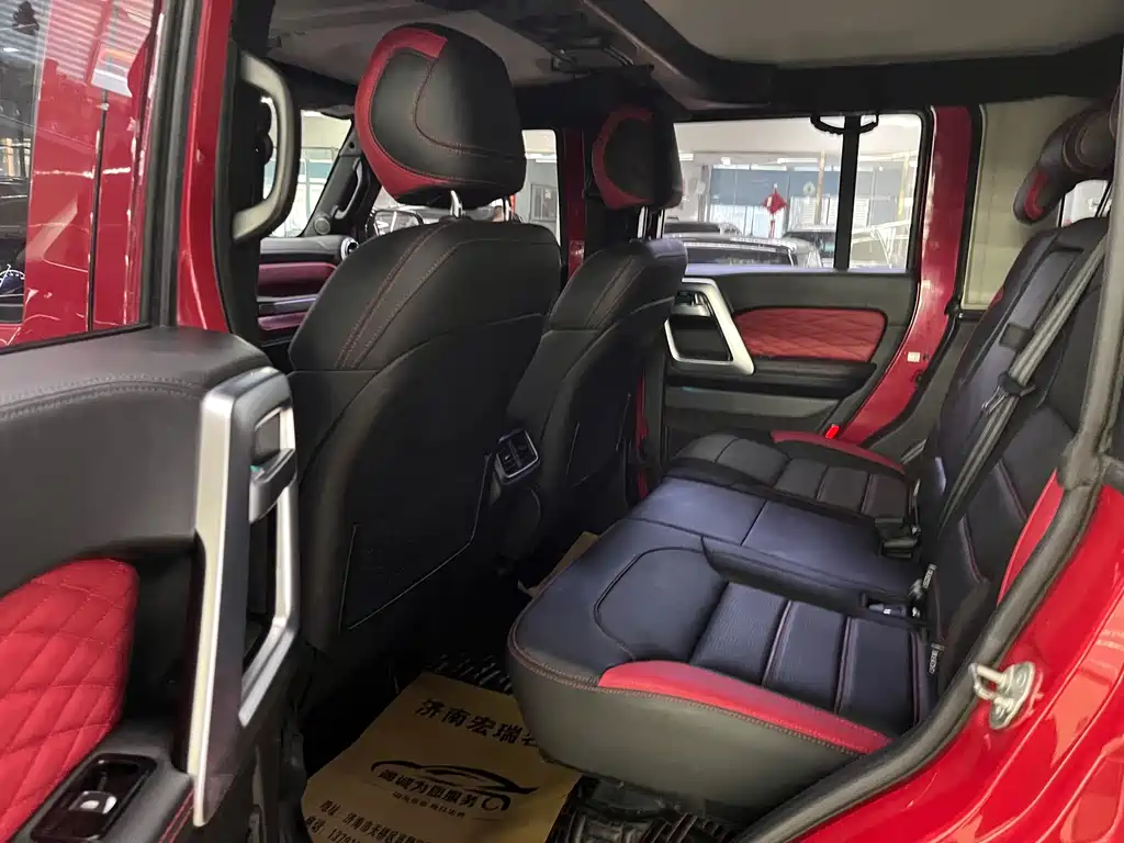 Beijing off-road BJ40 2020 2.0T automatic four-wheel drive city hunter version knight type купить на сайте DeffCars