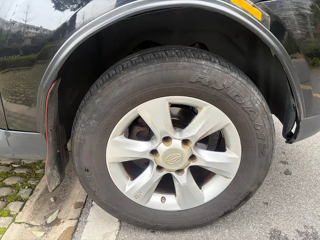 Landwind X8 2017 2.0T gasoline 4X2 luxury model купить на сайте DeffCars