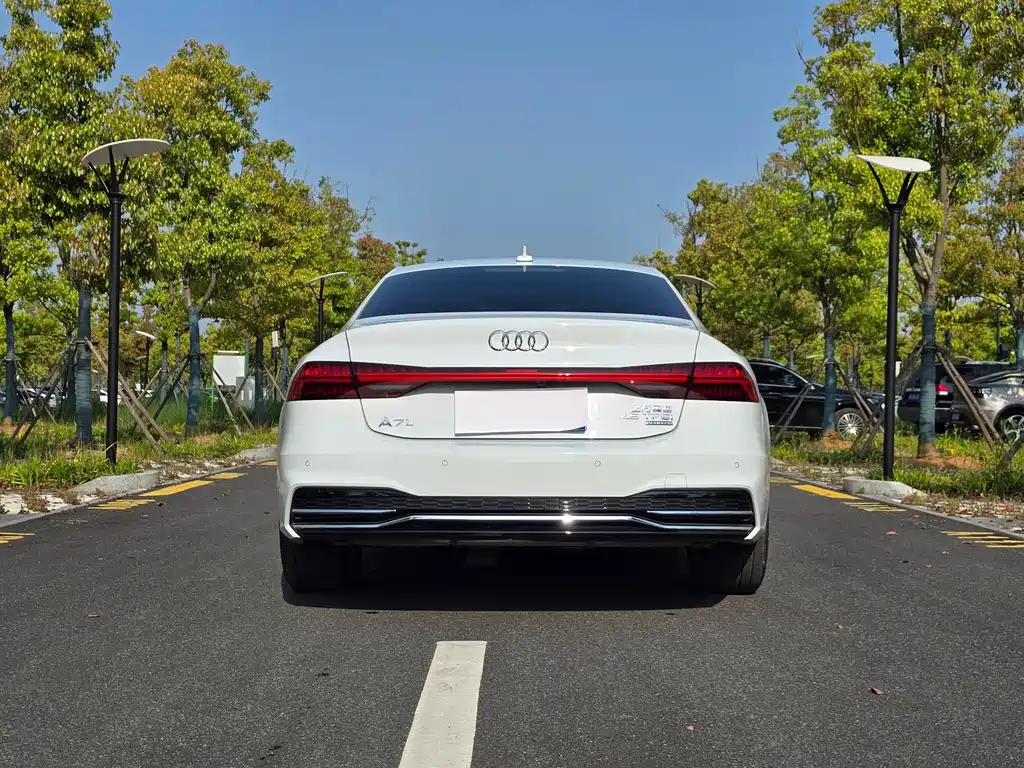 Audi A7L 2024 45TFSI quattro S-line vision type liquid crystal package купить на сайте DeffCars