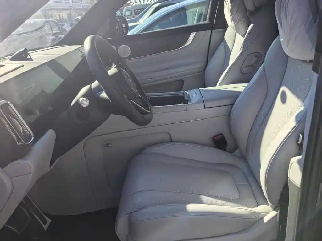 Wenjie M9 2025 extended range Ultra version 52kWh 5-seat version (192-line lidar) купить на сайте DeffCars