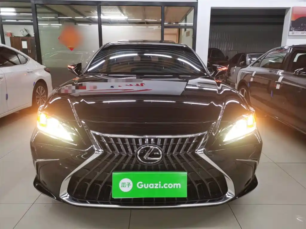 Lexus ES 2022 200 Excellence Edition купить на сайте DeffCars