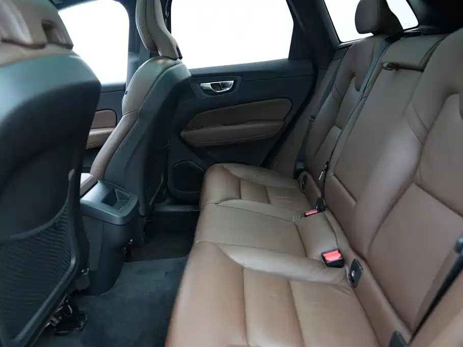 Volvo XC60 2022 B5 four-wheel drive Zhiyuan Deluxe Edition купить на сайте DeffCars