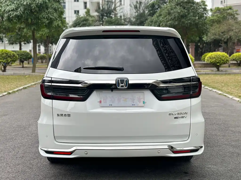 Alison 2022 2.0L e:HEV Deluxe Edition купить на сайте DeffCars