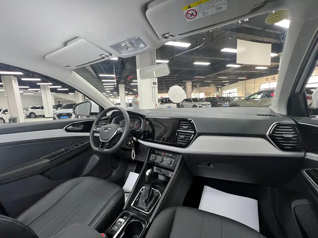 Jetta VS5 2023 280TSI automatic aggressive model купить на сайте DeffCars