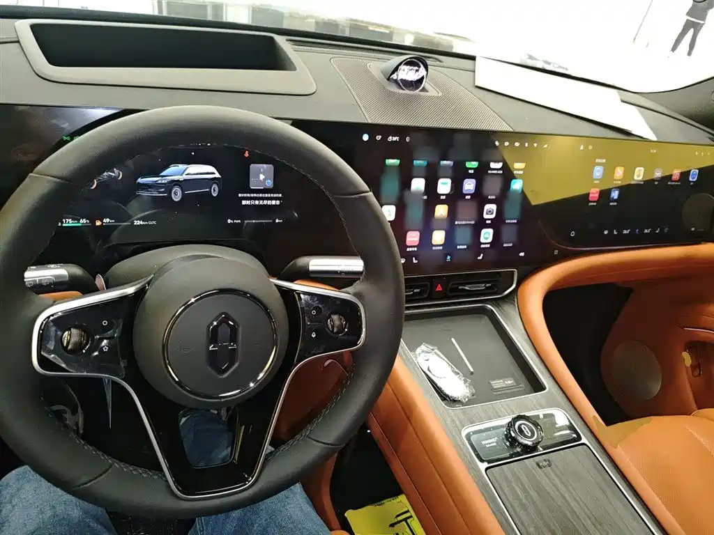 Wenjie M9 2025 extended range Ultra version 52kWh 6-seater version 192-line lidar) купить на сайте DeffCars