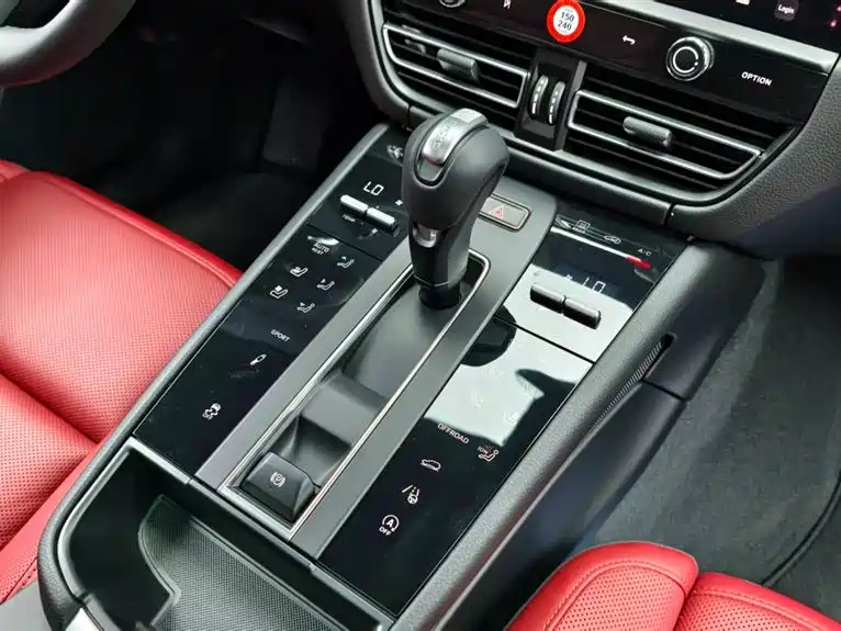 Macan 2024 Macan 2.0T купить на сайте DeffCars