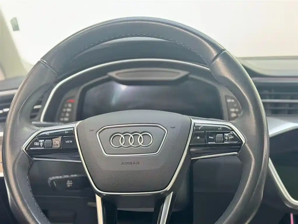 Audi A7 2023 45 TFSI Premium Selection купить на сайте DeffCars