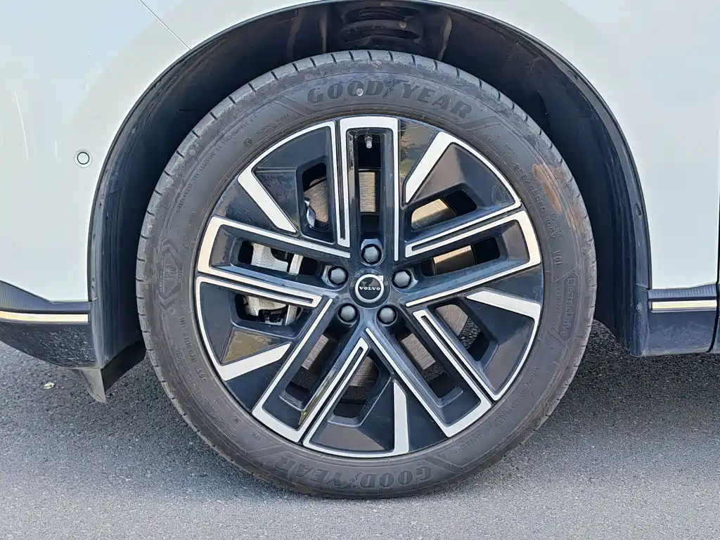 Volvo XC70 Plug-in Hybrid 2026 Four-wheel Drive Super Long Range Plus купить на сайте DeffCars