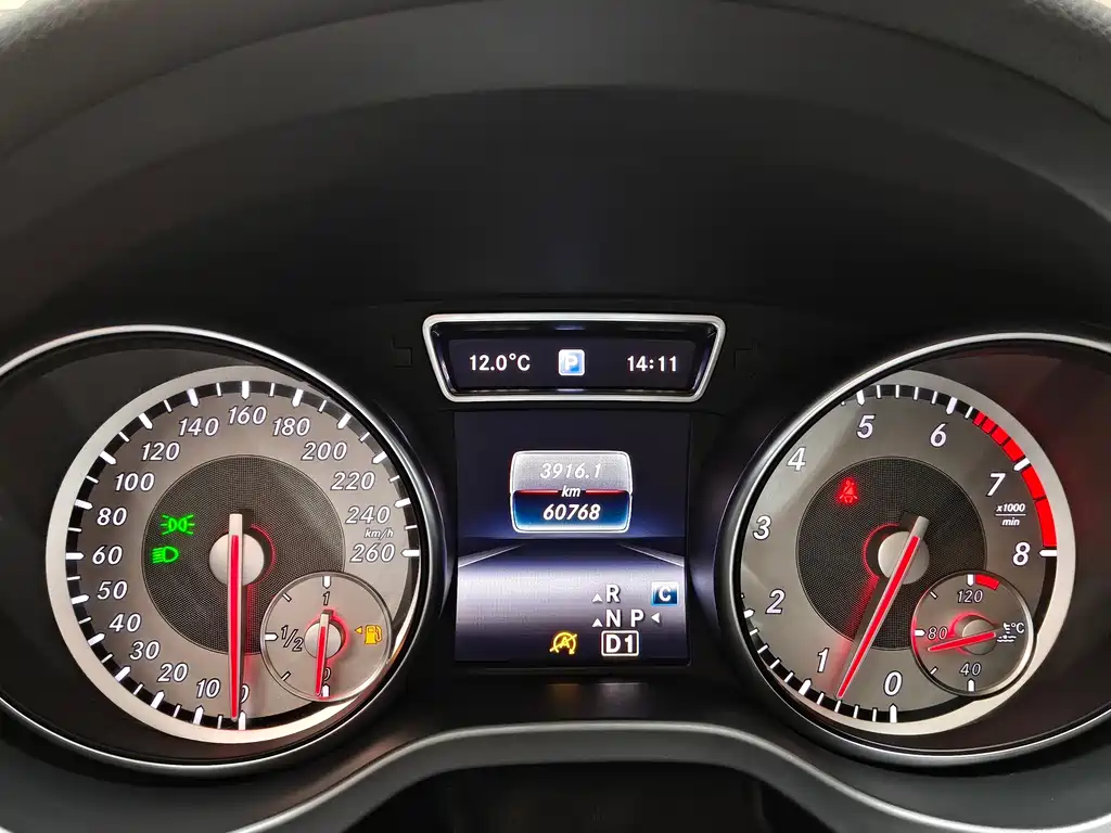 Mercedes-Benz GLA 2017 GLA 200 Fashion Model купить на сайте DeffCars