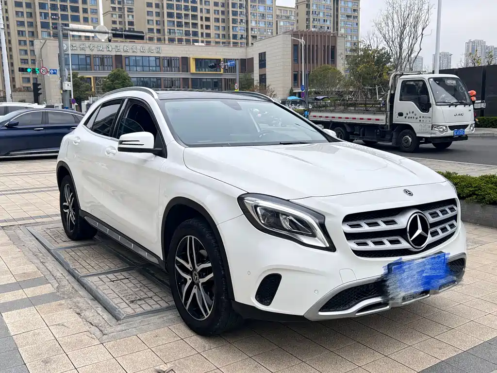 Mercedes-Benz GLA 2018 GLA 200 Fashion Model купить на сайте DeffCars