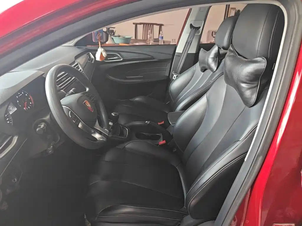 ROEWE i5 2019 1.5L Manual 4G Internet Leader Ultimate Edition купить на сайте DeffCars