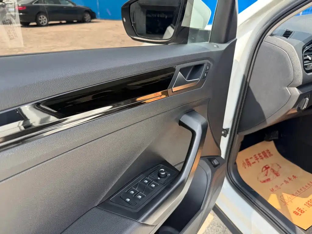 T-ROC 2021 facelift 280TSI DSG two-wheel drive comfortable intelligent connected version купить на сайте DeffCars