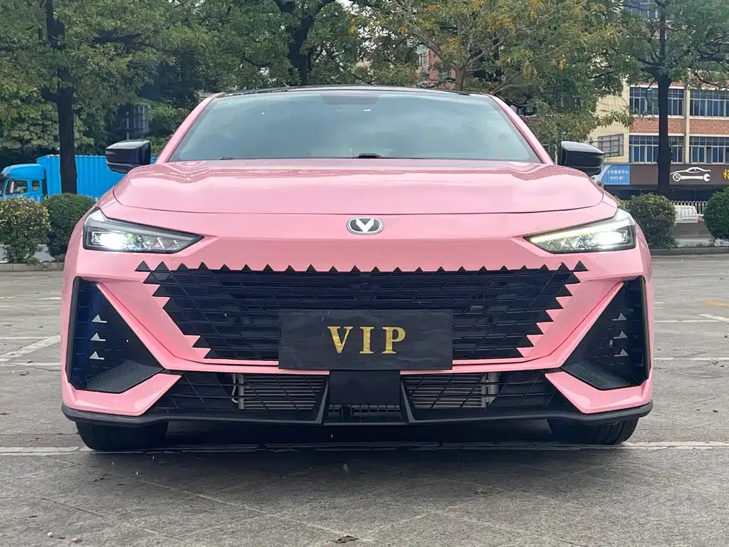 Changan UNI-V 2022 1.5T premium model купить на сайте DeffCars
