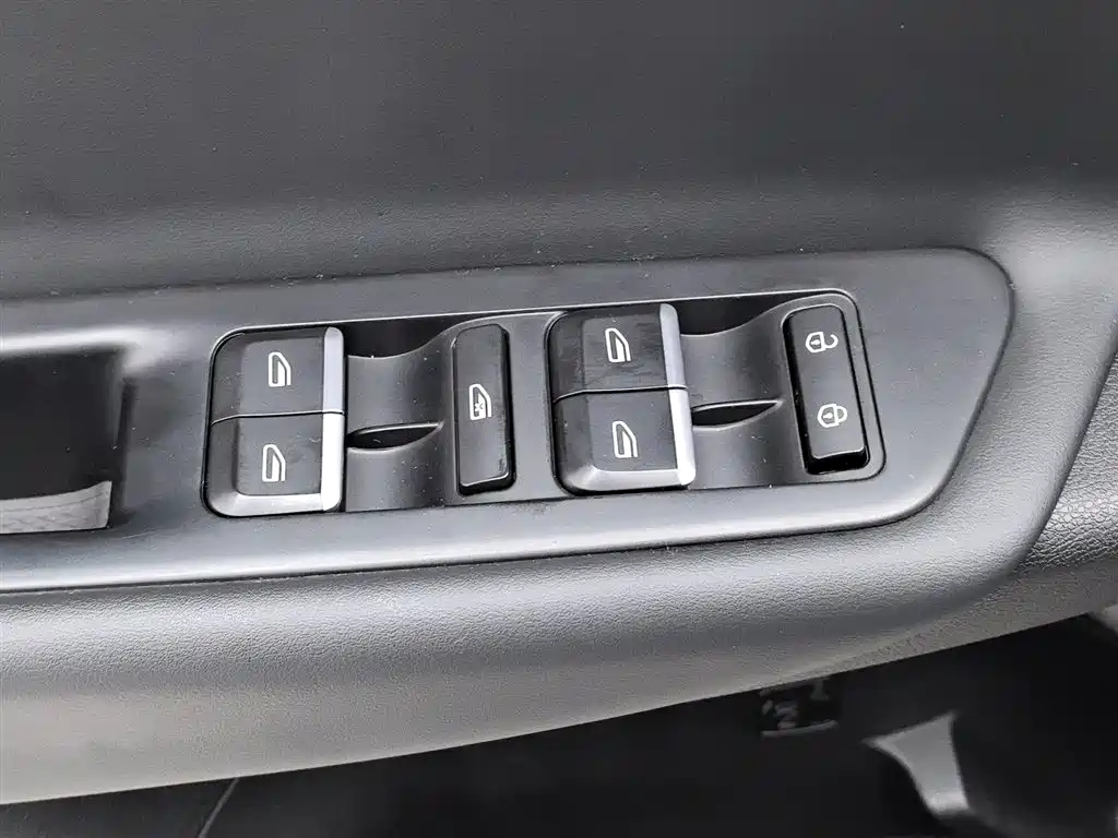 Emgrand GL 2021 UP 1.4T CVT luxury model купить на сайте DeffCars