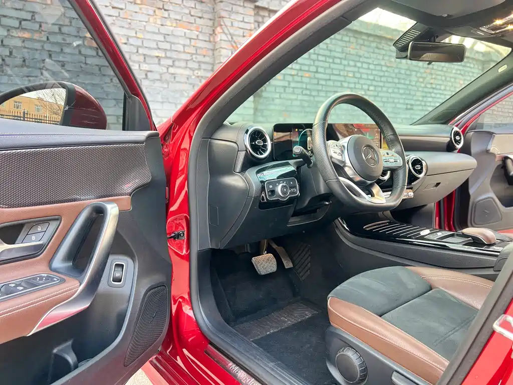 Mercedes-Benz A-Class 2019 A 180 L Sports Sedan купить на сайте DeffCars